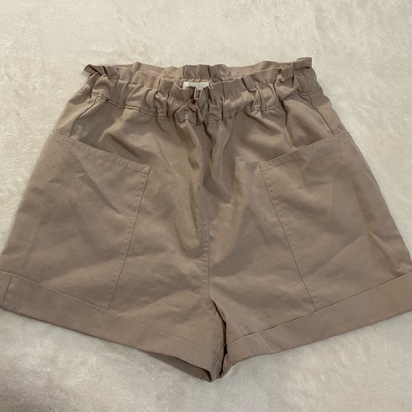 Aritzia Wilfred Free shorts - Picture 1 of 4